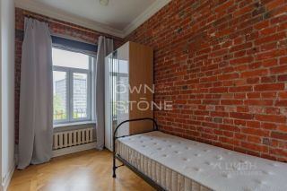 m. Krasnye vorota: Apartment, 3-rooms