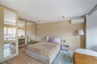 m. Barrikadnaya: Apartment, studio