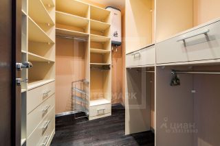 m. Oktyabrskaya: Apartment, 3-rooms
