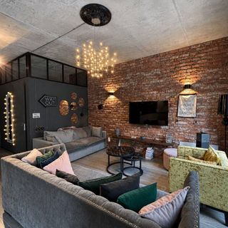 m. ZIL: Apartment, 2-rooms