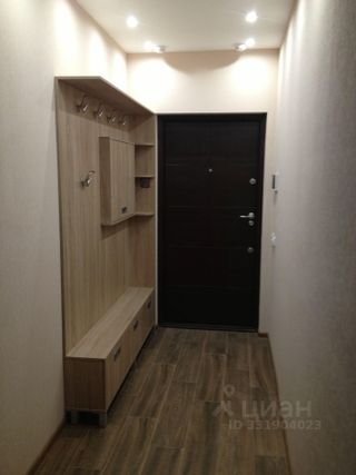 m. Narodnoe Opolchenie: Apartment, 2-rooms