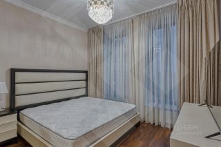 m. Molodezhnaya: Apartment, 3-rooms