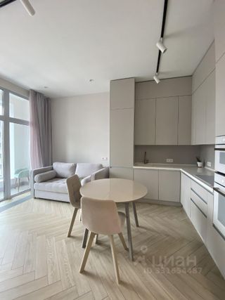m. ZIL: Apartment, 2-rooms