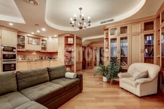 m. Smolenskaya: Apartment, 3-rooms