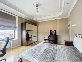 m. Mayakovskaya: Apartment, 4-rooms