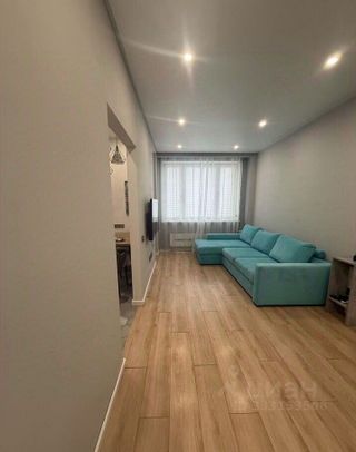 m. ZIL: Apartment, 2-rooms
