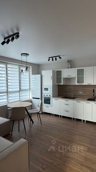 m. Lukhmanovskaya: Apartment, 2-rooms