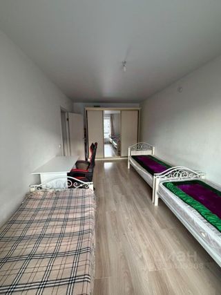 m. Lukhmanovskaya: Apartment, 2-rooms