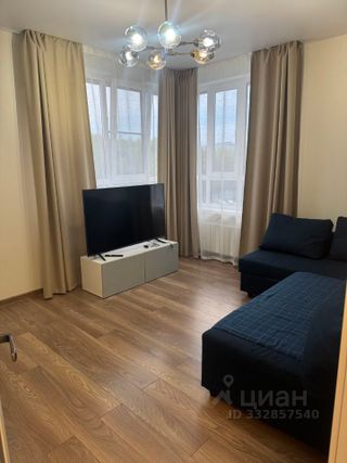 m. Lukhmanovskaya: Apartment, 3-rooms