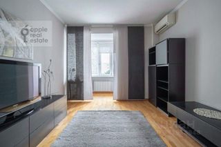 m. Mayakovskaya: Apartment, 2-rooms