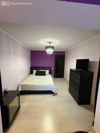 m. Ulitsa Dmitrievskogo: Apartment, 3-rooms
