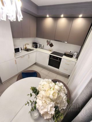 m. ZIL: Apartment, 1-rooms