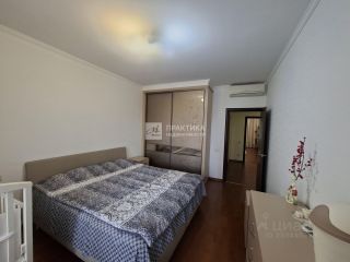 m. Ploschad Gagarina: Apartment, 2-rooms