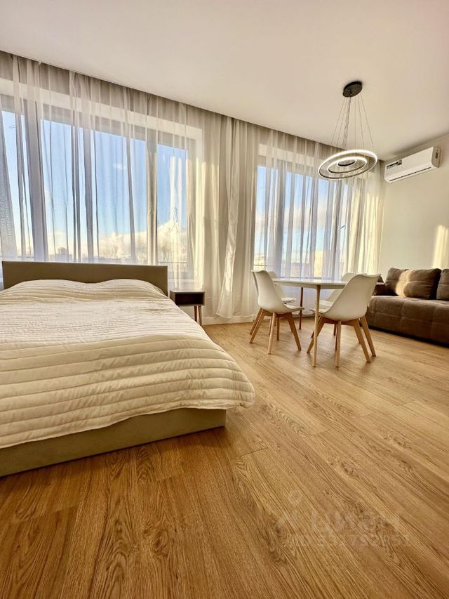 m. Verkhnie Kotly: Apartment, studio