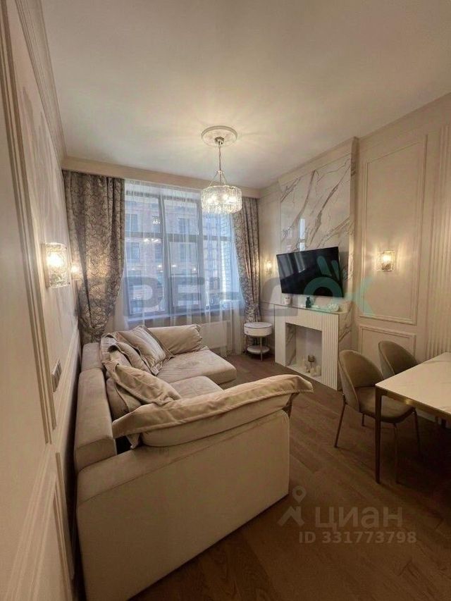 m. ZIL: Apartment, 2-rooms