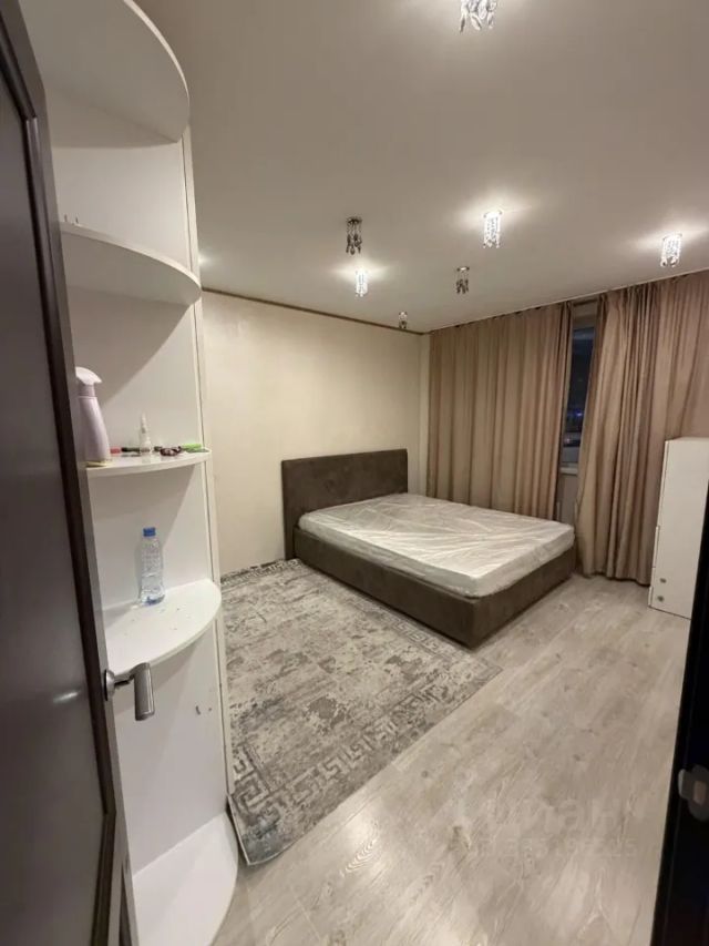 m. Levoberezhnaya: Apartment, 3-rooms
