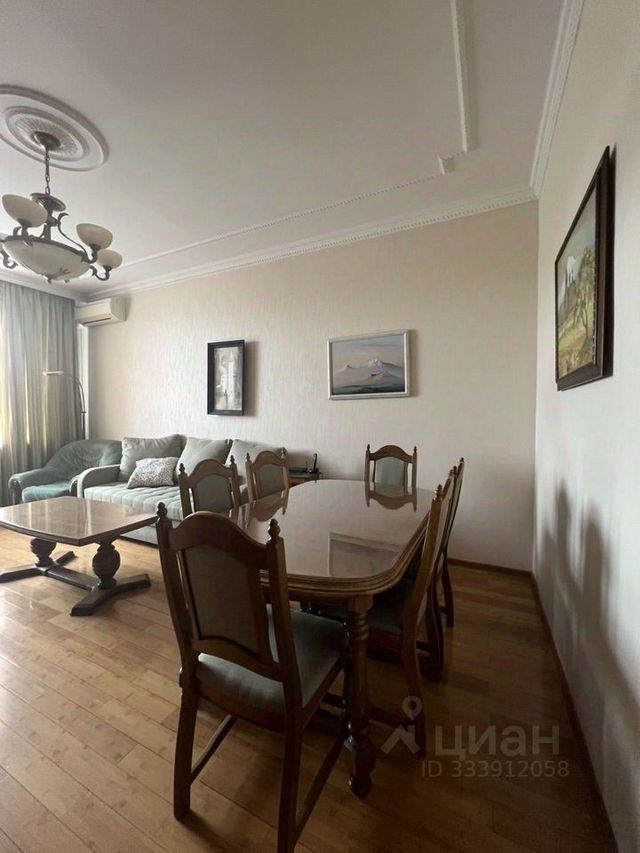 m. Ploschad Gagarina: Apartment, 2-rooms