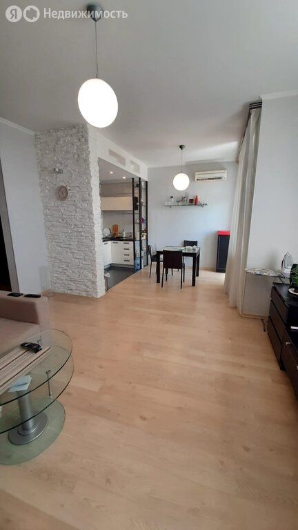 m. Oktyabrskoe pole: Apartment, 2-rooms