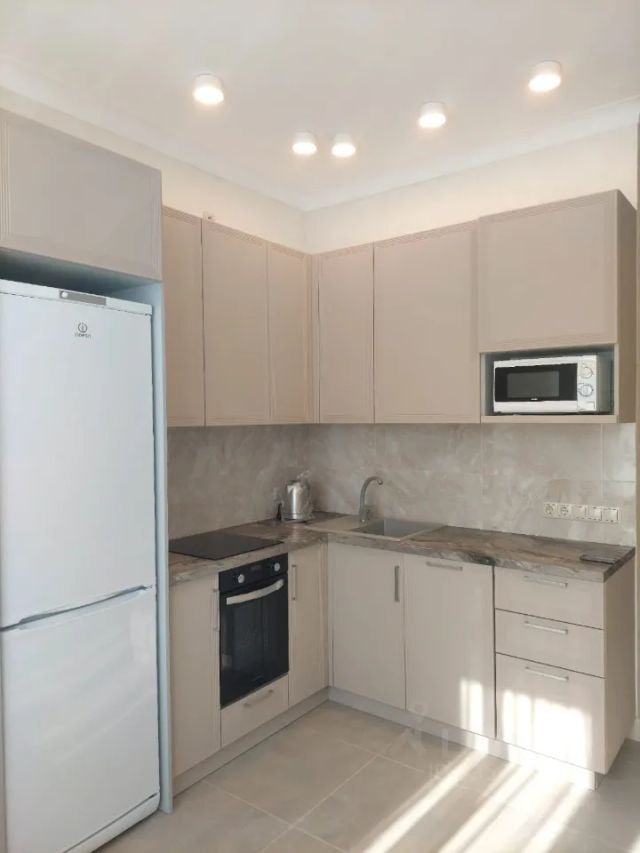 m. ZIL: Apartment, 1-rooms