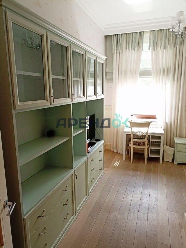 m. Trubnaya: Apartment, 4-rooms