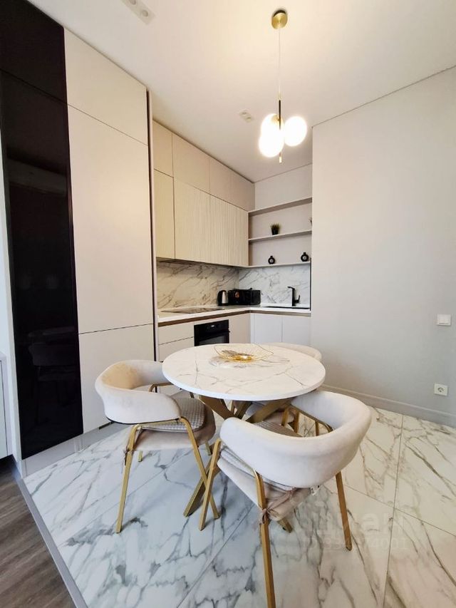 m. ZIL: Apartment, 2-rooms