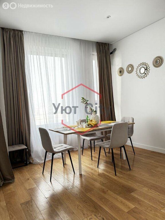 m. Verkhnie Kotly: Apartment, 2-rooms