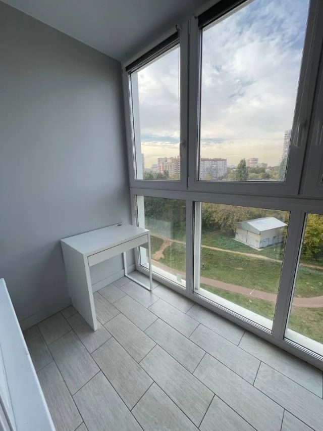 m. Lukhmanovskaya: Apartment, 1-rooms