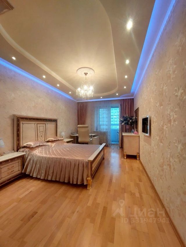 m. Yugo-Zapadnaya: Apartment, 3-rooms