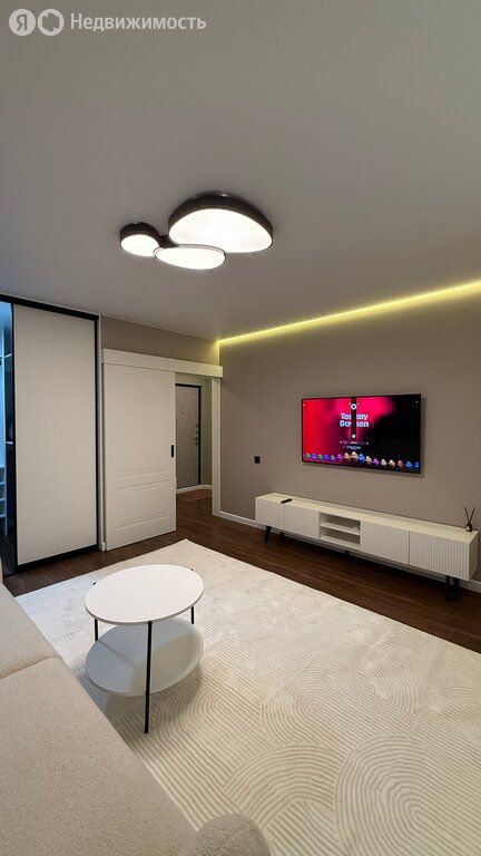 m. Lyublino: Apartment, 1-rooms