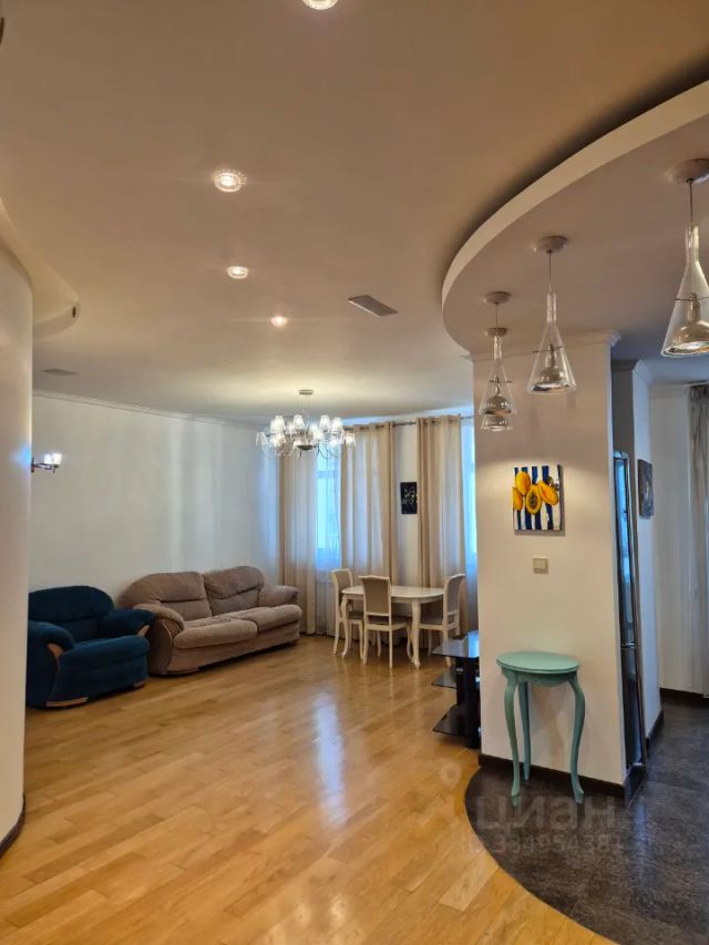 m. Baumanskaya: Apartment, 3-rooms