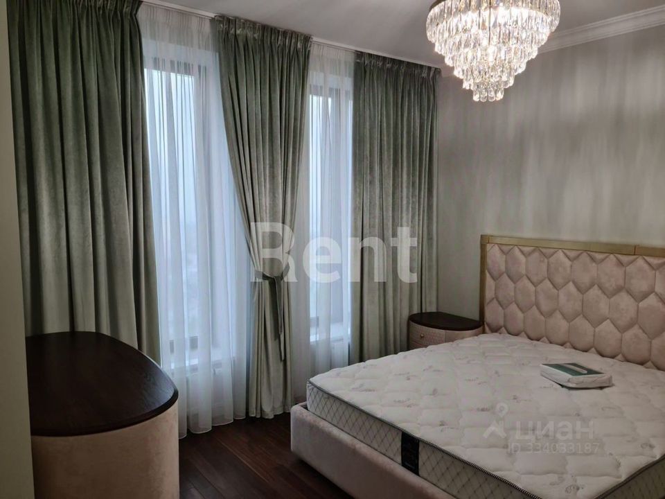 m. Molodezhnaya: Apartment, 3-rooms