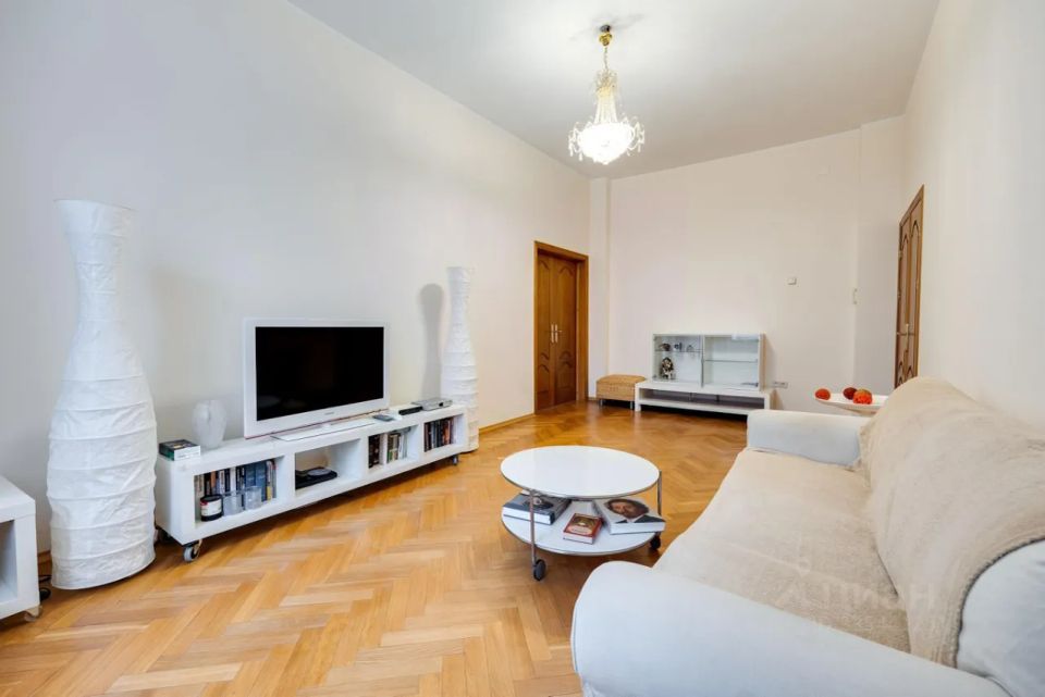 m. Okhotny ryad: Apartment, 2-rooms