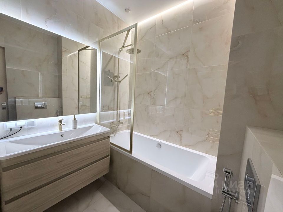 m. ZIL: Apartment, 2-rooms