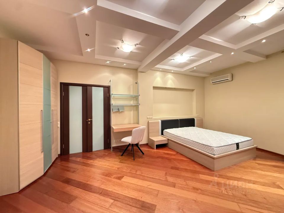 m. Mayakovskaya: Apartment, 3-rooms