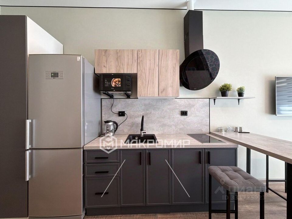 m. ZIL: Apartment, studio
