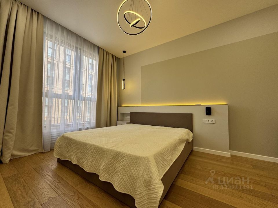 m. ZIL: Apartment, 2-rooms