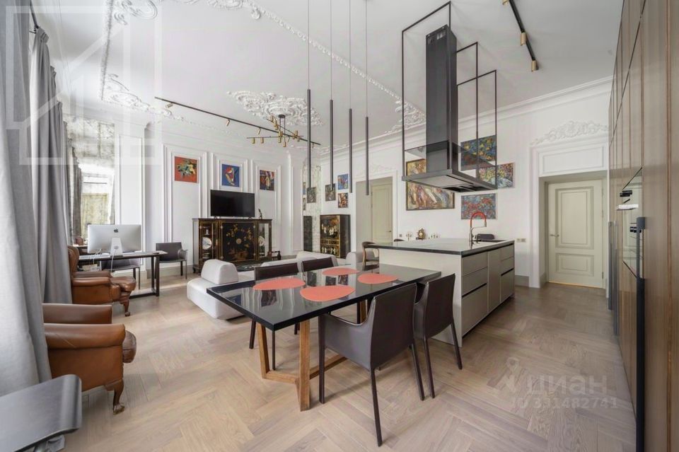 m. Kropotkinskaya: Apartment, 5-rooms