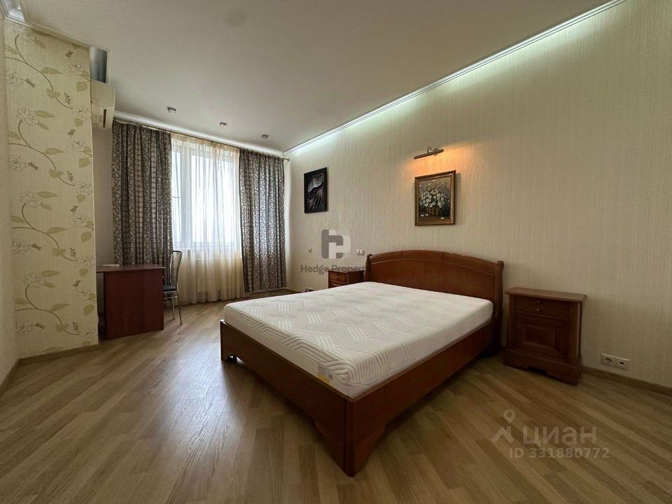m. Yugo-Zapadnaya: Apartment, 2-rooms