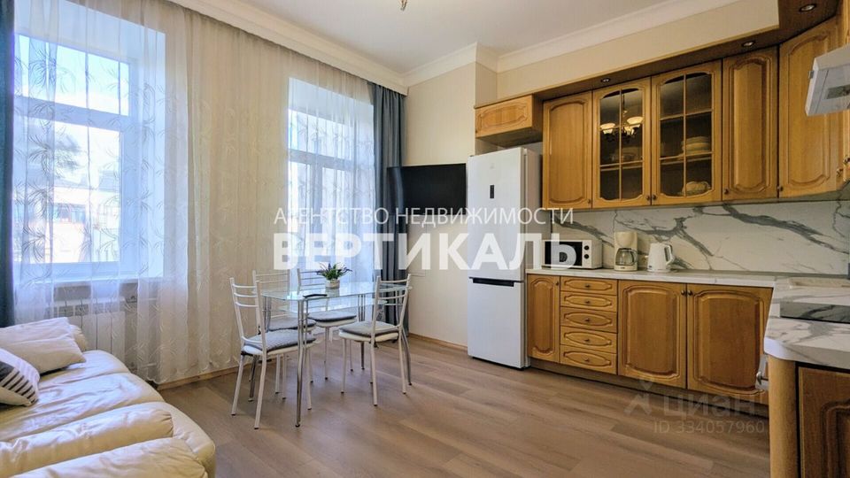 m. Okhotny ryad: Apartment, 2-rooms
