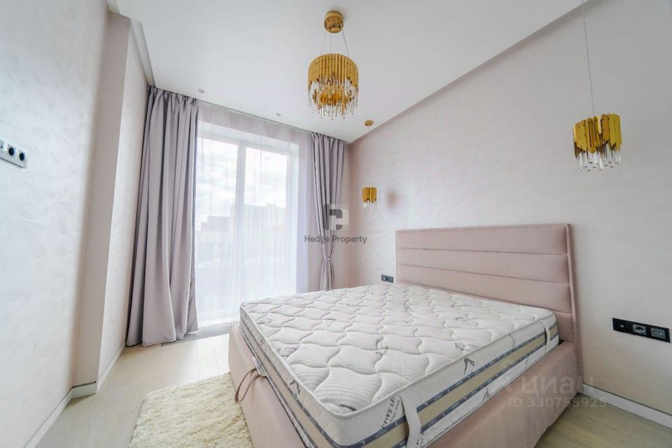 m. ZIL: Apartment, 2-rooms