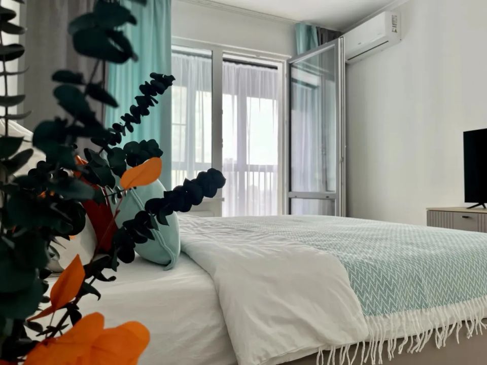 m. Oktyabrskoe pole: Apartment, 1-rooms