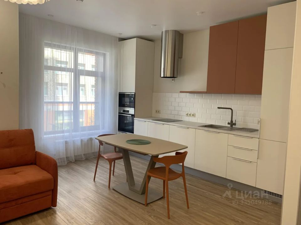 m. ZIL: Apartment, 2-rooms