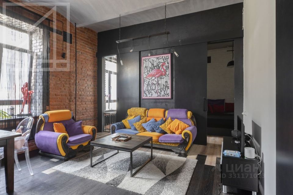 m. Kuznetsky most: Apartment, 3-rooms