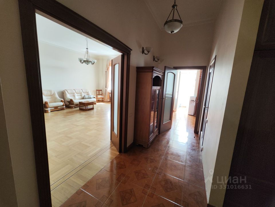 m. Lubyanka: Apartment, 3-rooms