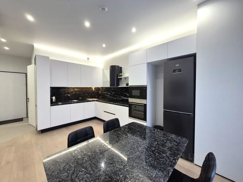 m. Serp i Molot: Apartment, 2-rooms