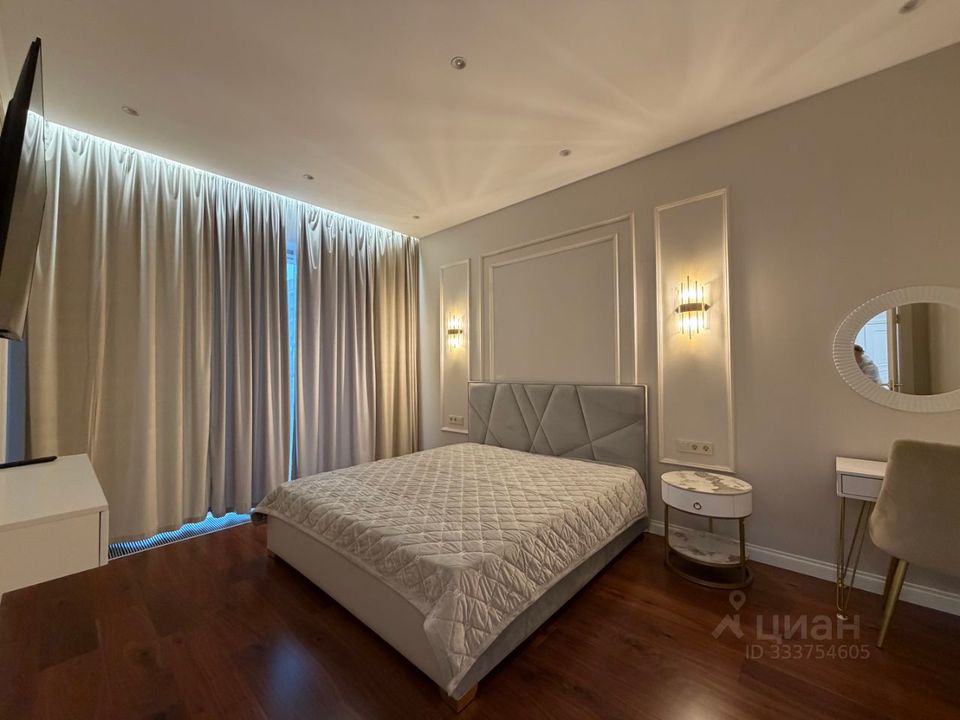 m. ZIL: Apartment, 2-rooms