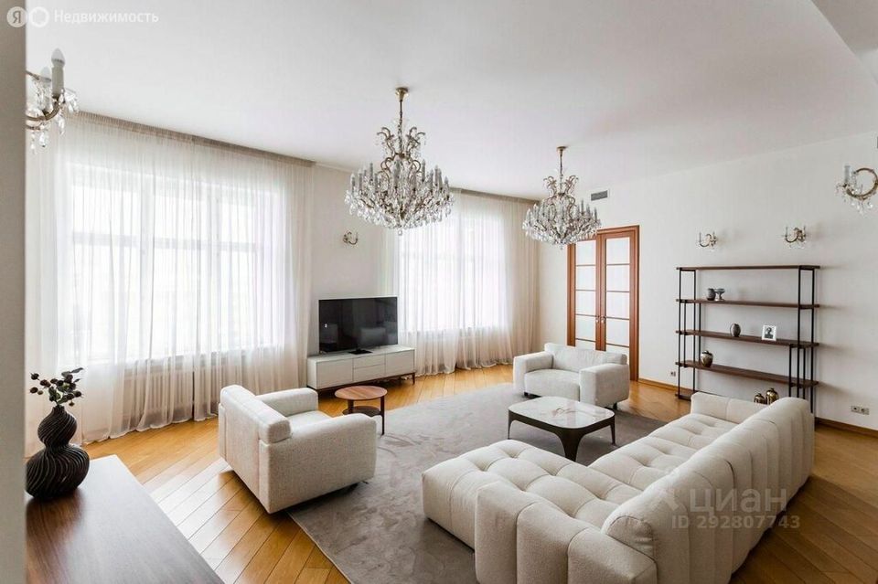 m. Okhotny ryad: Apartment, 3-rooms