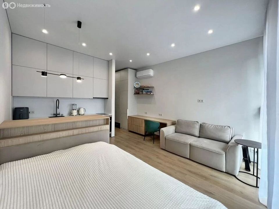 m. Zorge: Apartment, studio
